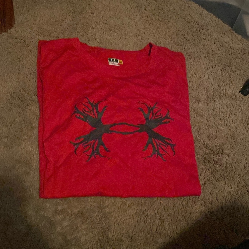 Under armour red tee shirt 2XL never worn